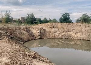 На Київщині підприємство зливало у воду небезпечні відходи (фото)