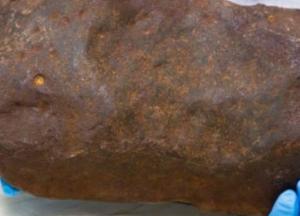 Мужчина годами хранил метеорит дома (фото)