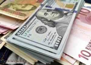 Курс валют: гривна подешевела к доллару и евро
