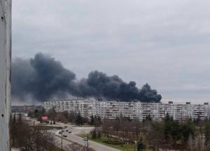 Над Запоріжжям чорний дим і перебої зі світлом: росіяни шахедами атакували критичну інфраструктуру (відео)