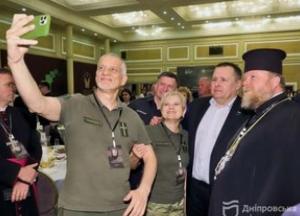 Великий молитовний сніданок у Дніпрі: понад 400 учасників з прифронтових регіонів об'єдналися