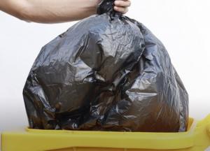 Приметы и суеверия: почему категорически нельзя выбрасывать мусор вечером 