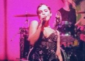 Даша Астафьева похвасталась стройной фигурой в костюме из латекса (фото)