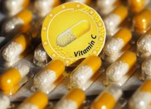 Медики назвали неожиданные побочные эффекты приема витамина С