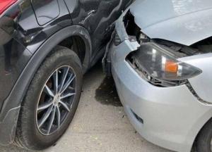 В Днепре водитель умер за рулем и устроил ДТП