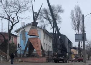 Имя её "Агонь-Баба": в Одессе появилась необычная скульптура (видео)