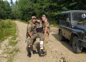 На границе с Румынией пограничники задержали двух беглецов, одному из них пришлось вызывать скорую (фото)