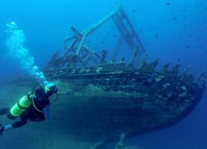 Возле острова Хортица нашли 15-метровое деревянное судно XIX века