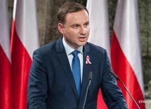 Польша разрешила привлекать украинских медиков к борьбе с COVID