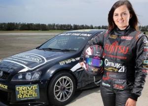 Гонщица ушла из спорта и стала порноактрисой (фото)