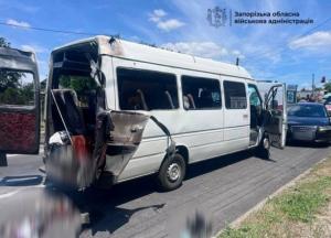 Через удар по маршрутці у Запоріжжі двоє загинули, поранено 6 людей (відео)