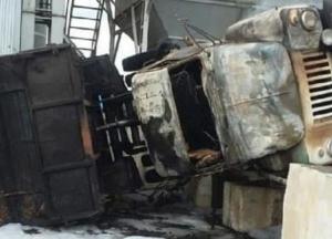 Под Харьковом перевернулся и загорелся грузовик с зерном, есть погибший