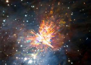 Астрономы впервые зафиксировали столкновение двух новорожденных звезд 