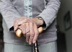 Ученые выяснили, что за свою жизнь человек стареет три раза