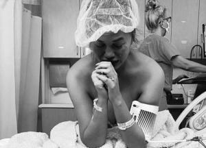 Супермодель Крисси Тейген потеряла ребенка