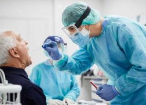 В Украине более 14 тысяч новых случаев за сутки и почти 600 COVID-смертей