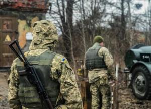 Много белых броневиков и БМП: появилось новые детали разведения сил на Донбассе (видео)