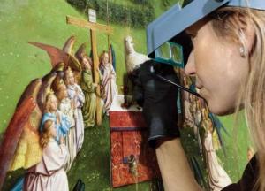 Эксперты восстановили древнейшую масляную картину мира (фото)