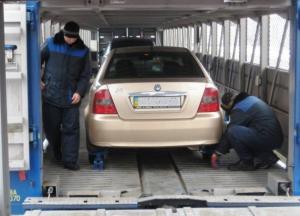 В Украине появилась услуга перевозки авто в спецвагоне