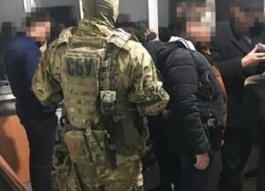 В Запорожье ликвидировали конвертцентр, который выводил в тень средства госпредприятий (видео)