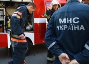 В Киеве спасли мужчину из-под земли (фото)