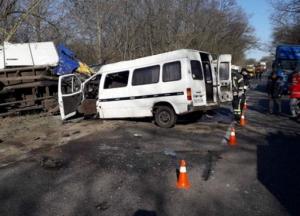 На Кировоградщине произошло серьезное ДТП, семь пострадавших (фото)