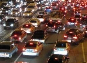 В Киеве образовались многочисленные вечерние пробки