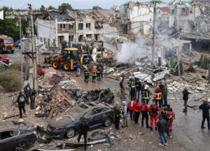 Удар по Києву: на Петропавлівській Борщагівці знищена ціла вулиця, зруйновано ЖК (відео)