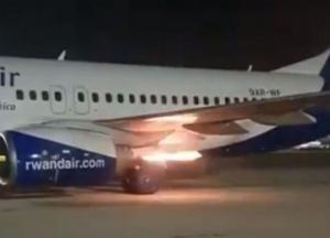 В Израиле загорелся самолет с пассажирами на борту (видео)