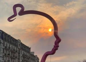 «Семья» теперь вместе - скульптор Милов завершил арт-инсталяцию в "Черноморской Ривьере" (фото)