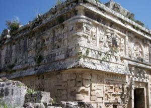 Археологи обнаружили таинственную пирамиду в древнем городе Майя