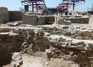 Археологи обнаружили в Турции загадочную постройку, которой свыше 2400 лет (фото)