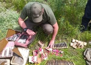 СБУ обнаружила тайник оружия "войска Донского" (фото)