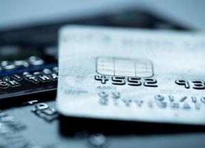 Уже 18 банков автоматически могут блокировать счета граждан по требованию исполнителей