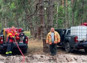 Німеччина передала позашляховики для боротьби з пожежами на Чорнобильщині