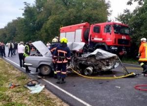На Прикарпатье столкнулись два легковых авто, погибла женщина (фото)