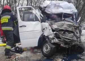 В ДТП под Черниговом погибли 11 человек (фото)