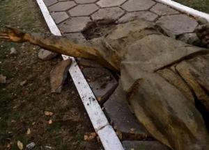 В Полтавской области снесли памятник Чапаеву (фото)