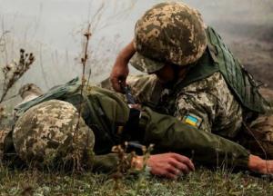 На Донбассе ранен украинский военный 