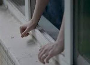 В Полтаве погибла женщина, выпав с девятого этажа