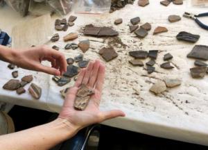 Археологи обнаружили отпечаток пальца, которому 5000 лет