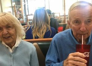 Прожившие 65 лет супруги скончались в один день от коронавируса