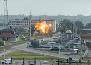 "Вітання Кадирову": Грозний сколихнули вибухи, добрі дрони гатять по військових об’єктах Чечні (відео)