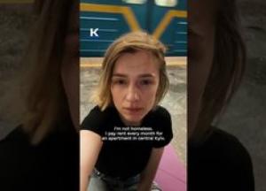 Кияни віддають перевагу підземним сховищам: ракетні атаки змушують мешканців спати на підлозі метро