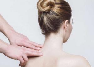 Медики назвали повседневные привычки, провоцирующие боли в спине 