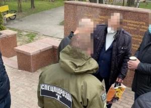 В Черновцах задержали директора перинатального центра на взятке в $12 тысяч (фото)