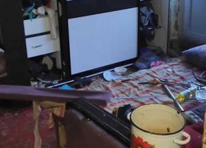 На Харьковщине мать оставила двух маленьких детей одних и уехала в Киев (фото)