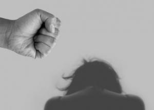 Переломал все кости: под Киевом отец зверски забил до смерти 4-летнего сына