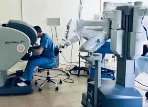 Во Львове робот впервые сделал операцию пациенту