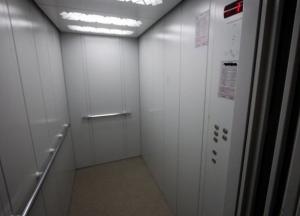 В Киеве оборвался лифт с медиками скорой помощи